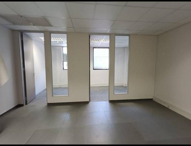 BUSINESS PROPERTY TO RENT IN CONSTANTIA KLOOF